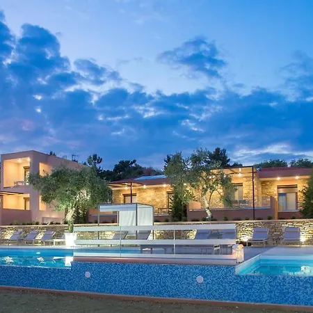 Aventura Village Aparthotel 4*