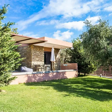 Aventura Village Aparthotel 4*