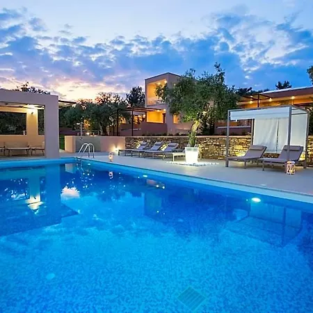 Aparthotel Aventura Village 4*
