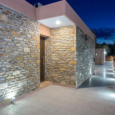 Aventura Village Aparthotel 4*